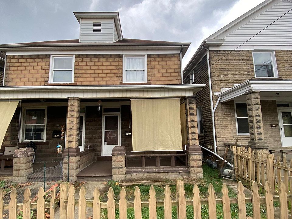1st image of 643 Bell St