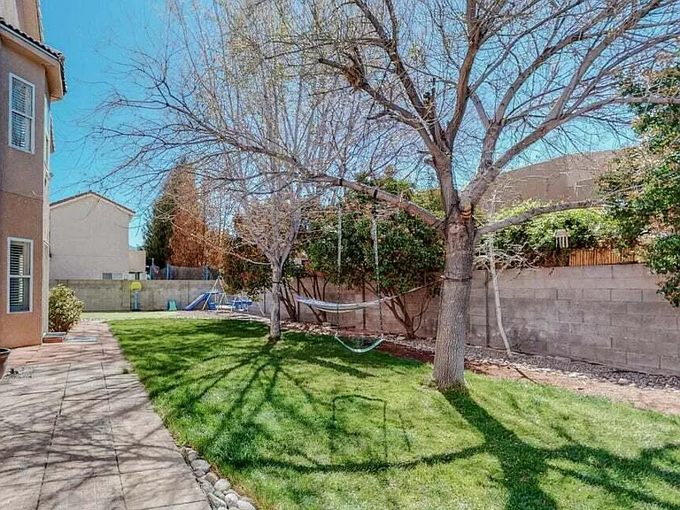 8804 Vallejo Pl NE — Photo 14