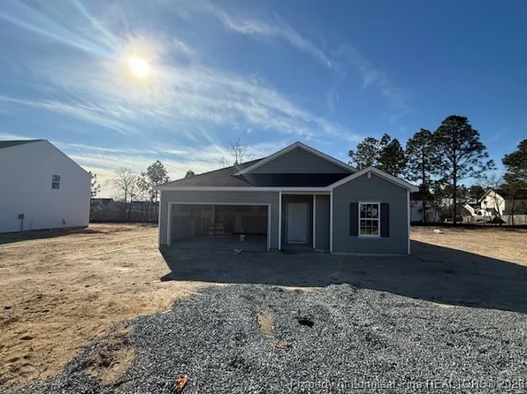 35 Utah Ct, Spring Lake, NC 28390