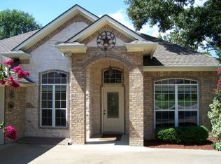 150 Pat Dr, Mineola, TX 75773
