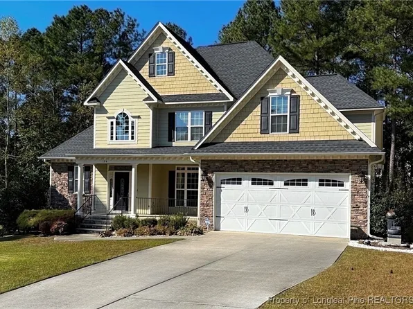 104 Blue Pine Dr, Spring Lake, NC 28390