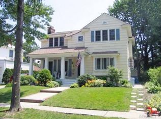 16 Michigan Rd, Bellerose Village, NY 11001