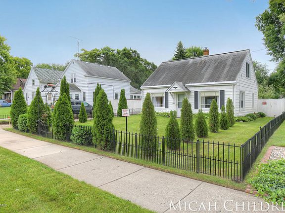 2nd image of 222 Celia St SE