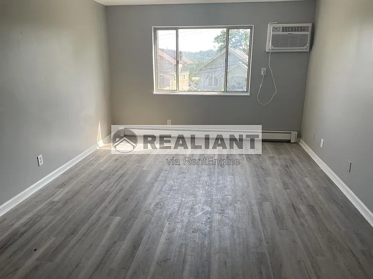 2521 Warren St #7 — Photo 2