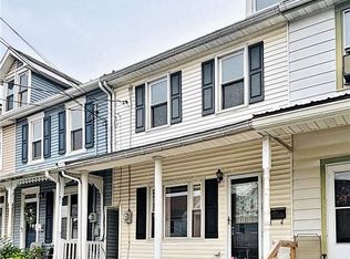 28 W Smith St, Topton, PA 19562