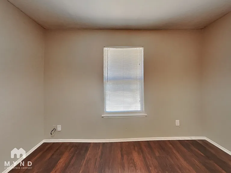 327 W Little Creek Rd — Photo 10