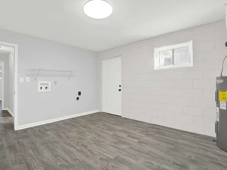 5 Greenbriar Ave — Photo 29