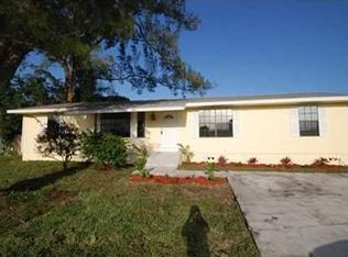 794 Carissa Dr, Royal Palm Beach, FL 33411
