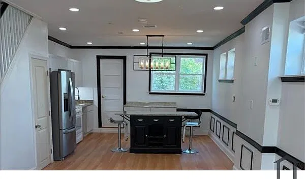 4 bed, 1200 sqft, $2,690 — Photo 1