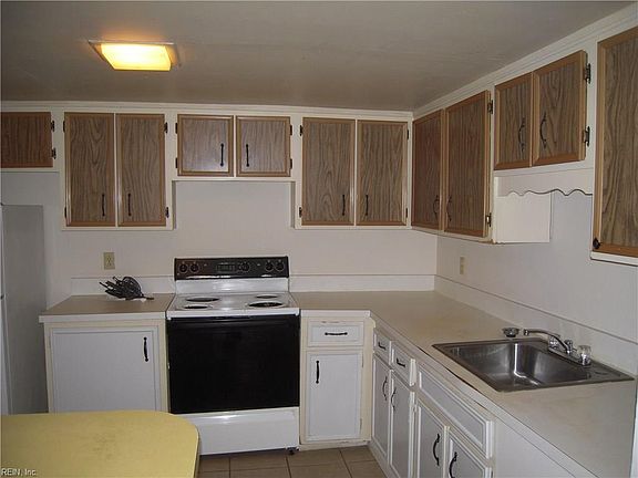 3rd image of 5628 Gregory Ct