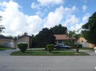 16524 SW 104th Ct, Miami, FL 33157