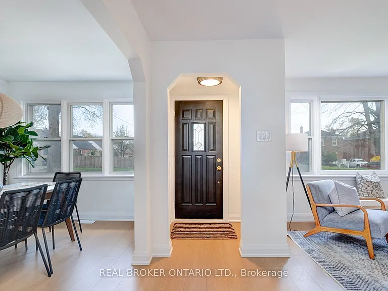 40 Stamford Sq N — Photo 7