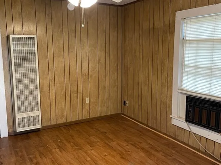 1534 Lytle Acres Dr — Photo 3