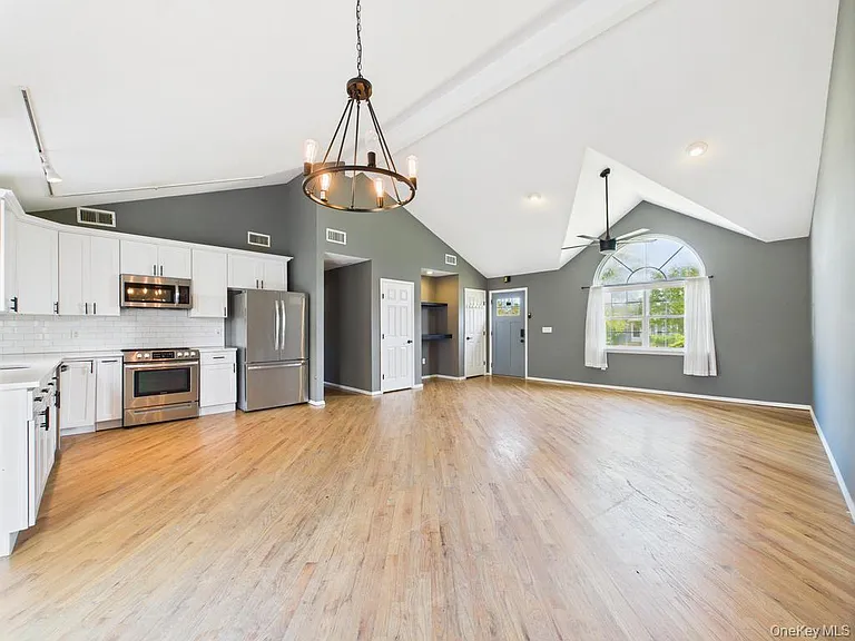 45 Willow St — Photo 9