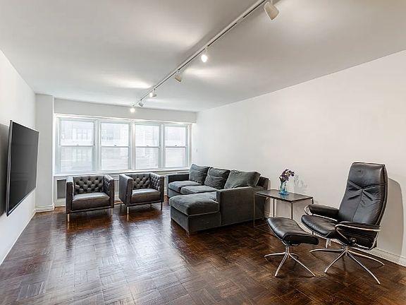 3rd image of 155 E 38th St APT 10D