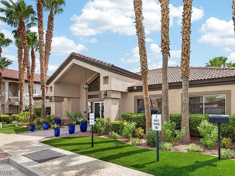 3320 Cactus Shadow St #103 — Photo 31