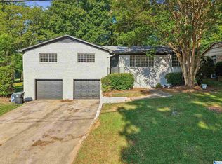 828 Jeffery Ln, Birmingham, AL 35235