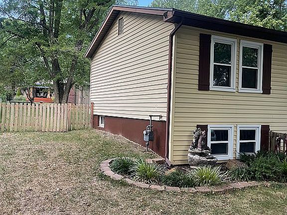 5th image of 200 SE Brentwood Dr