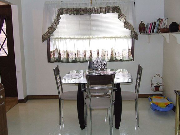 Eat In Dining/Kitchen