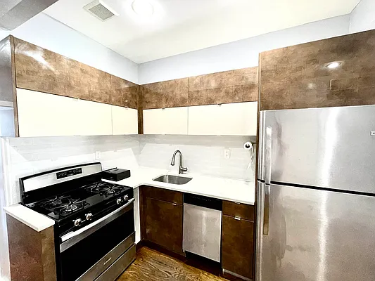 Rented by Pear NYC LLC | media 22