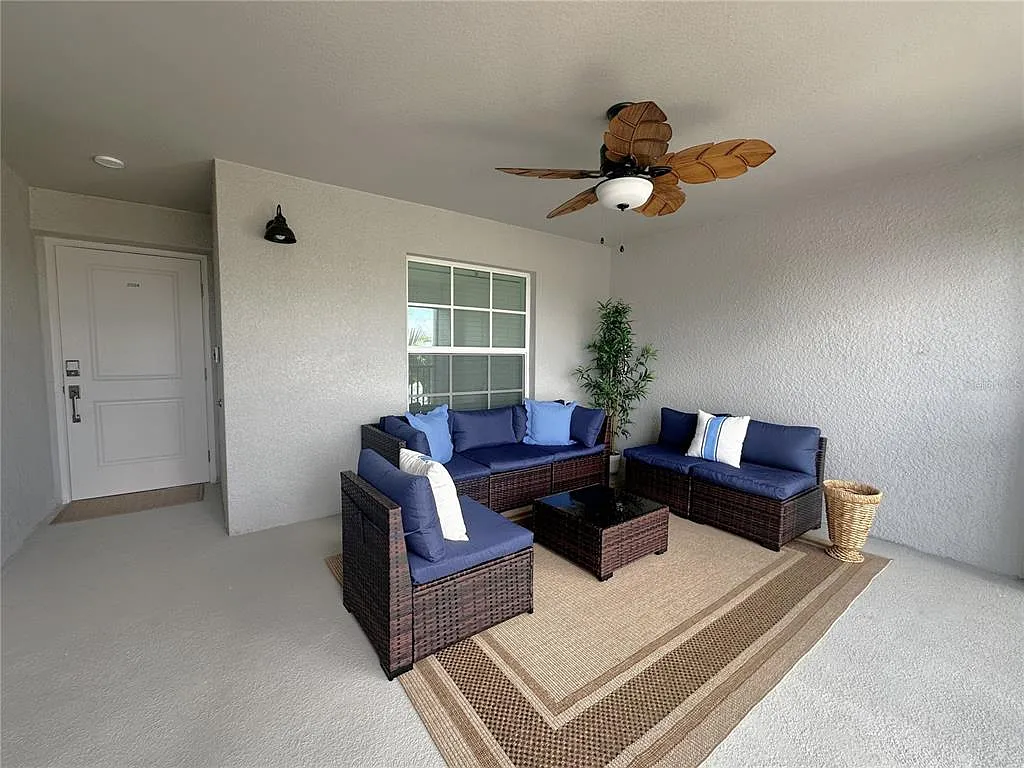 2 bed, 2.0 bath, 1366 sqft, $6,000 — Photo 3