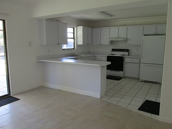 4th image of 771 Highland Dr SW
