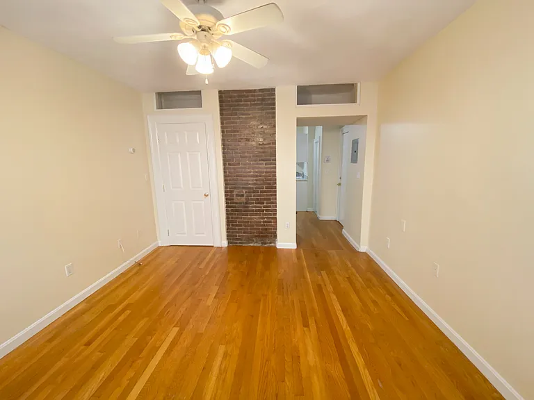 157 Endicott St — Photo 7
