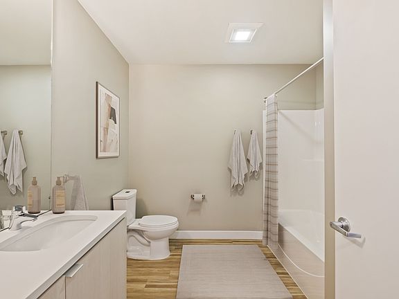 Pine Minor Bathroom