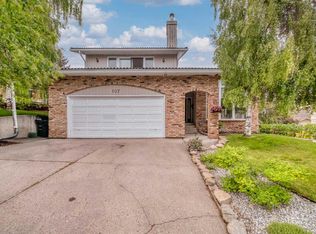107 SW Edgehill Ct NW, Calgary, AB T3A2X3