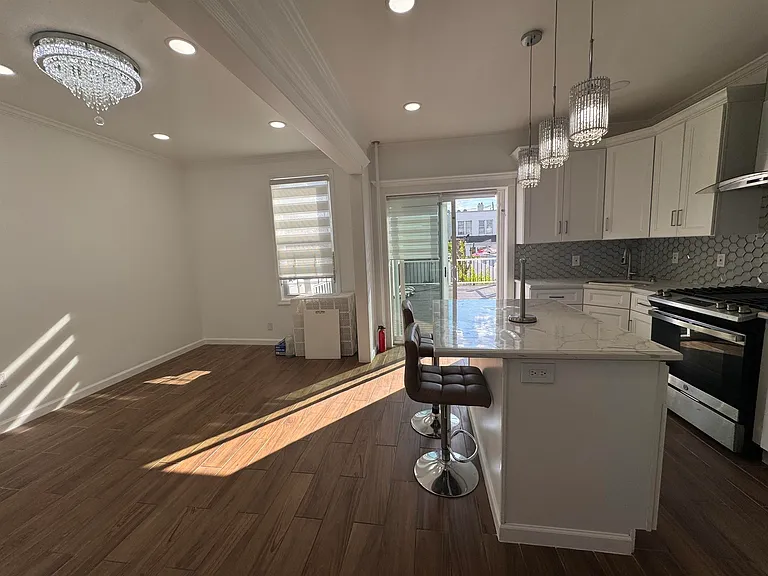 395 Cator Ave #1 — Photo 1