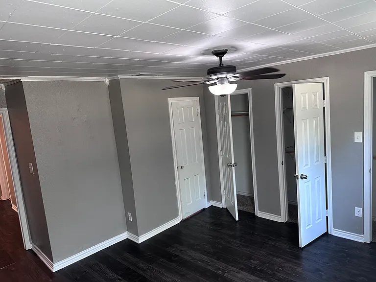 1713 Brook Hollow Dr — Photo 9