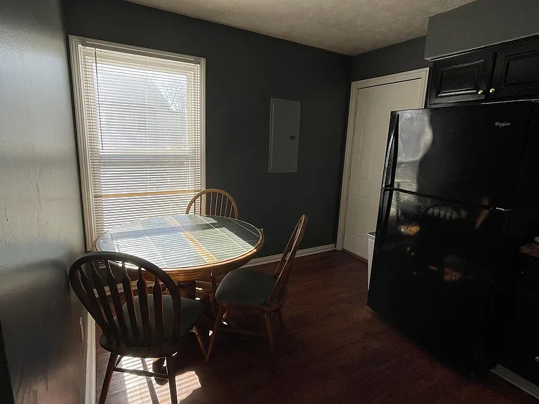 258 N Tacoma Ave #3 — Photo 4