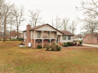 240 Red Oak Dr, Manchester, TN 37355