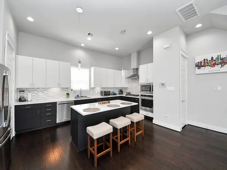 2116 Naomi St #C — Photo 15