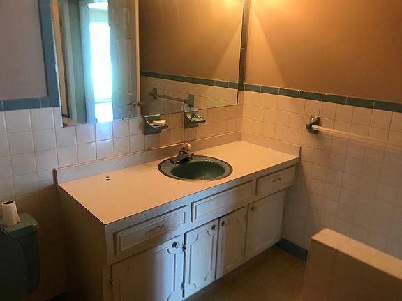 4th image of 237 Southway Dr