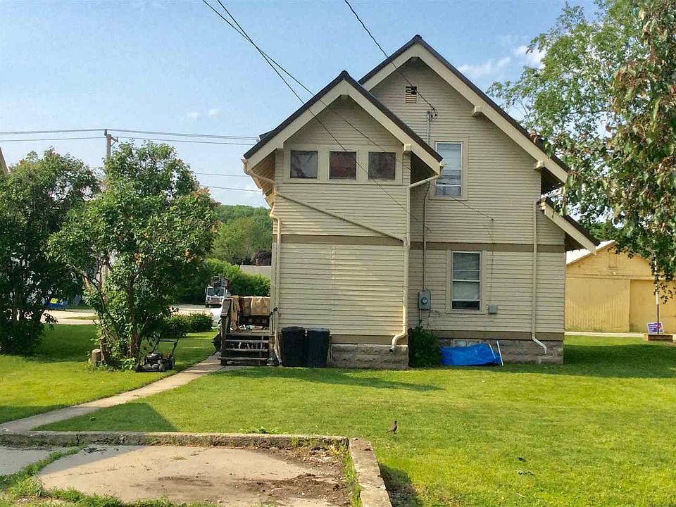 2nd image of 809 E Water St