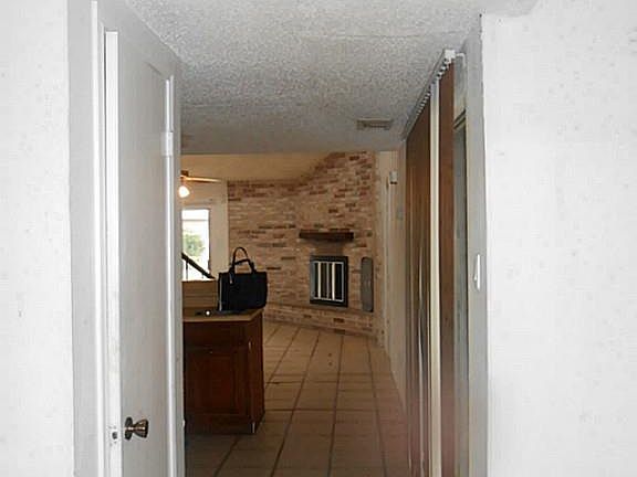 2nd image of 1906 Hammerwood Dr
