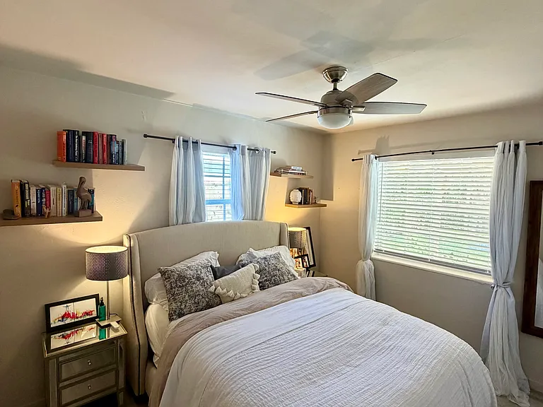 350 Forest Hill Blvd — Photo 12