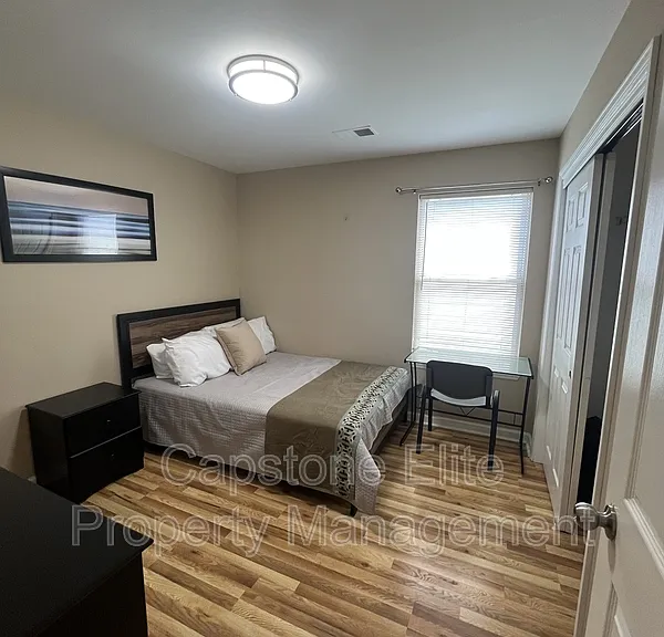 141-143 Norfolk St #3-2 — Photo 1