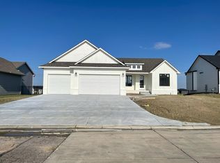 5281 N Holder Ct, Wichita, KS 67226