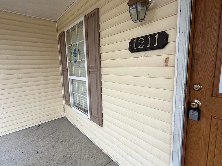 1211 Redbud St — Photo 22