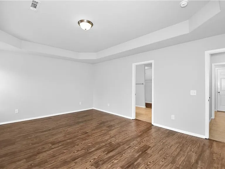1240 Lariat Dr — Photo 10