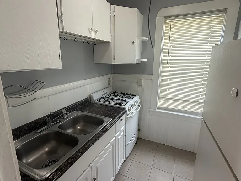 646 Birch St #2 — Photo 2