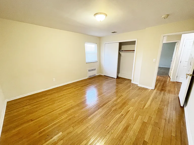 218 11th St #2 — Photo 9