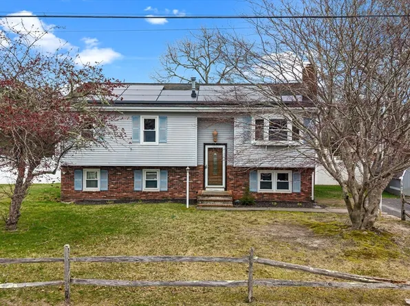 51 Hideaway Ln, Wareham, MA 02571