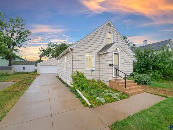 711 N Indiana Ave, Sioux Falls, SD 57103