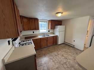 35 Dinley St FLOOR 2, Dracut, MA 01826