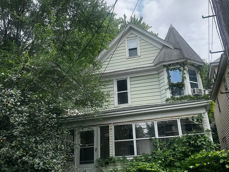 661 Myrtle Ave — Photo 1