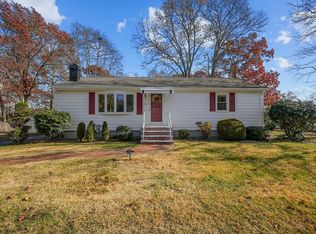 319 Hyacinth St, Fall River, MA 02720