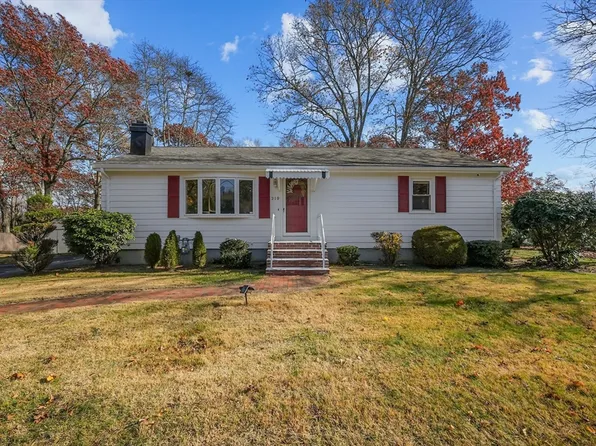 319 Hyacinth St, Fall River, MA 02720